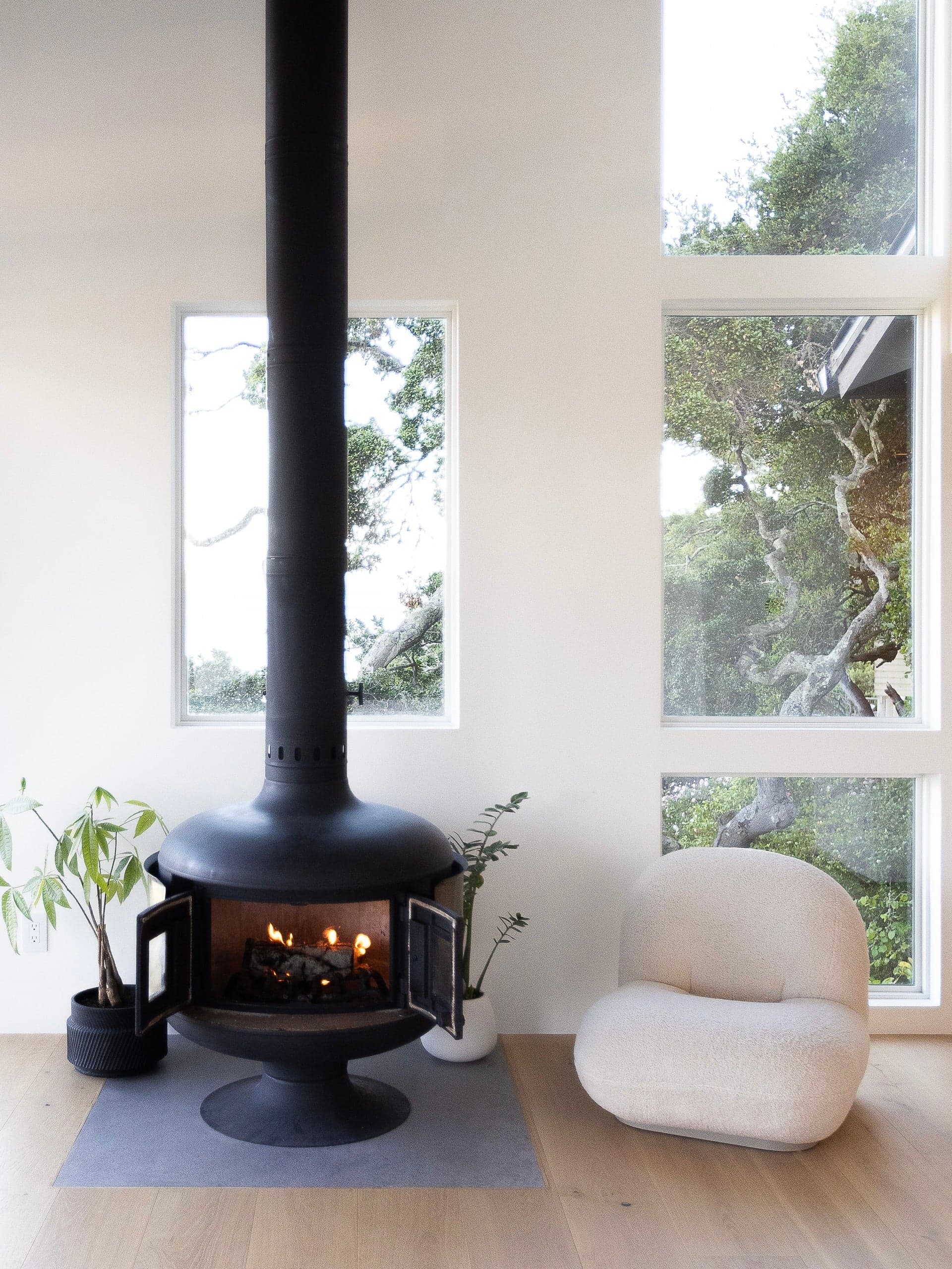 Seating area with panoramic San Francisco Bay views